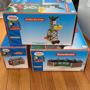 Thomas & Friends Wooden Railway from 2006 in boxes Roundhouse Shed & Crane